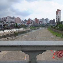 長福橋の風景：橋から見る三峡渓