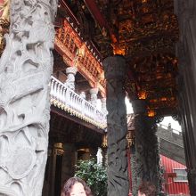 三峡清水祖師廟内の風景：彫刻は素晴らしい