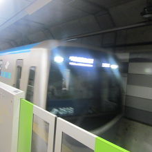 全ての駅がホームドア完備です