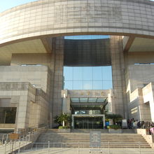 入場は手荷物検査があります