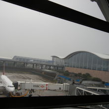 綺麗、広い空港