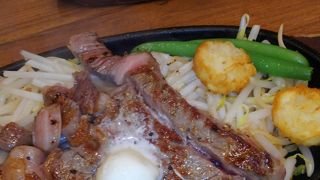 人気があるカジュアルステーキ【1ポンドのステーキハンバーグ タケル】見事な接客!