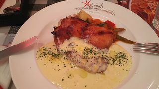 ローストチキンも(^^)vさらにクリームチーズソースが旨し(^w^)