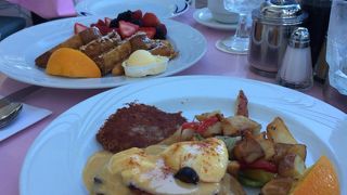 エッグベネディクト ひとつでいいのに…