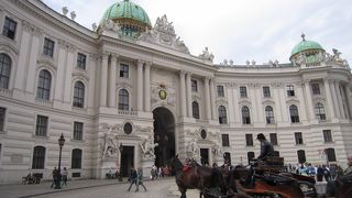 歴代ハプスブルク皇帝の居城