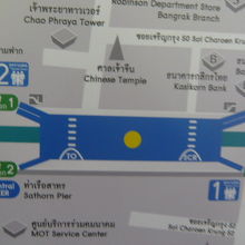 サパーンタクシン駅は、波止場や有名ホテルがあり、廃止不可能