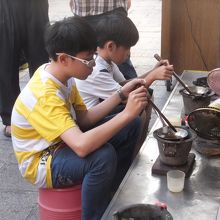 カルメラ作りを体験