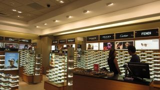 たくさんのお店があります