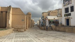 メディナの商店街。 いろんな店があって楽しい所です。