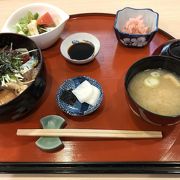 安くて美味しい海鮮丼の日本料理店が魚津駅前にありました