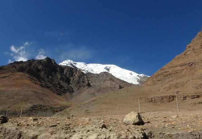 カローラ氷河 (卡若拉冰川)