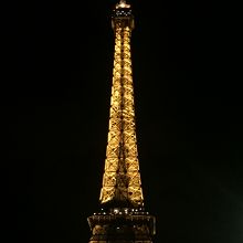 夜のエッフェル塔