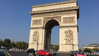 昼間と夜間で違う雰囲気