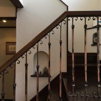 ホテル内にアンティークなものが飾られてます。