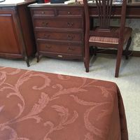 お部屋の中の家具もイギリスのアンティークのもの。