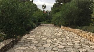 北に300mほど行くとローマ人の住居遺跡がある