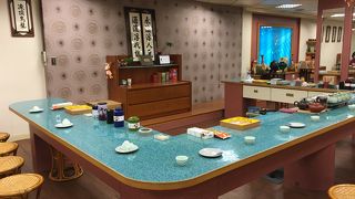 お茶の飲み比べをします。