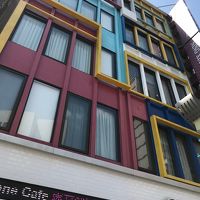 夜市の道に面していて便利