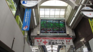 人通りは若干少ないです