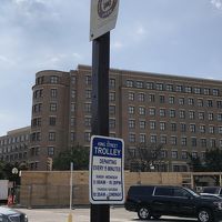 トロリーバス乗り場からすぐです。