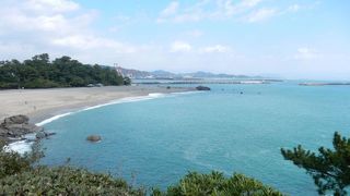 坂本龍馬像のある海