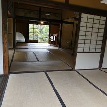 こういう古い日本家屋、どこでもあるし