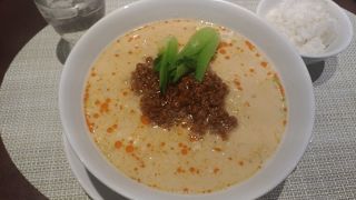 日本風の坦々麺