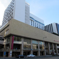 松山の中心地、大街道にあります