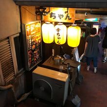 外にもテーブルが。