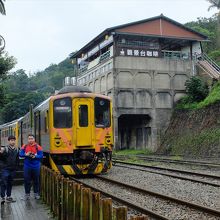 菁桐駅周辺には、かつての炭鉱施設を改装したカフェも。