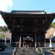 お花のきれいな静かなお寺