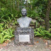 パイワン族文化を特色を活かした公園で、地下ダムを造った鳥居信平さんの銅像がありました