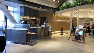 フードコートより優雅な時間