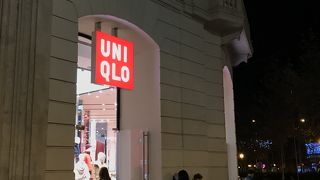 グラシア通り沿い