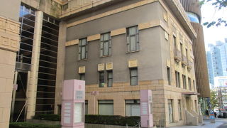 歴史の味わいを感じる存在感ある建物で見ごたえあります