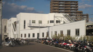 西側からは少し入り辛い印象を受けました