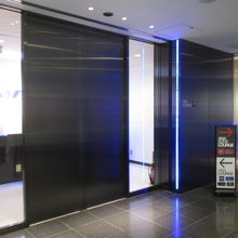 羽田空港国際線 ANAラウンジ (110番ゲート付近)