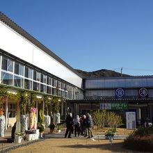 校舎をそのまま利用