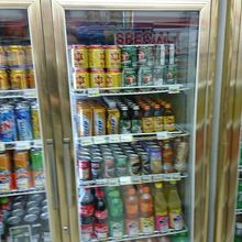 十分な品揃え。僕は絆創膏を買いました。