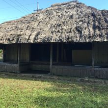 貴重なかやぶき屋根