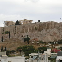 アクロポリスの丘のすぐ近く