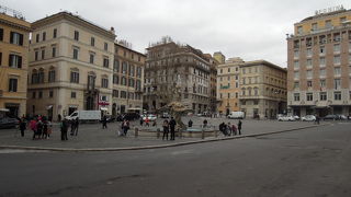 バルベリーニ広場