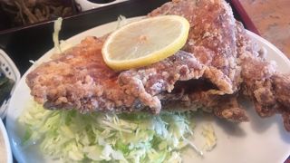 浅間温泉入り口にある、山賊焼のお店