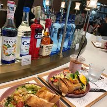 ランチは選べるデリにした