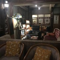 光ラウンジは大正モダンな雰囲気