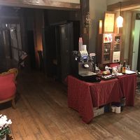 時間帯によってはアルコールのサービスも