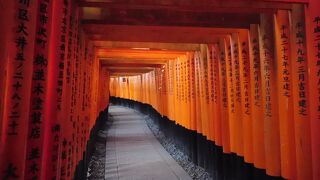 新年だから境内は賑わっていました。