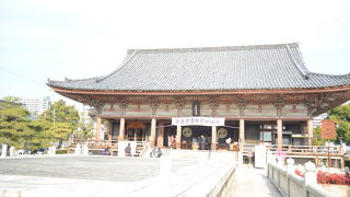 大きなお堂です