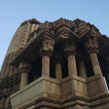 チャトルブジャ寺院はセクシーではない