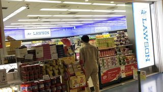 国際線のローソン